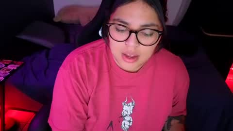 Snapshot of miacanela_xo chatting on July 9, 1:20 am Mia online show from July 9, 1:20 am