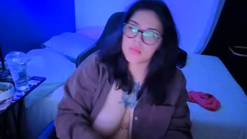 Snapshot of miacanela_xo chatting on July 16, 1:55 am Mia online show from July 16, 1:55 am
