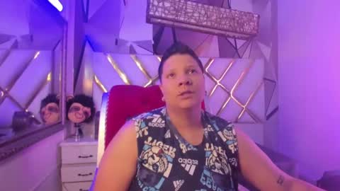 Snapshot of miacapucci1 chatting on February 23, 10:53 pm online show from February 23, 10:53 pm