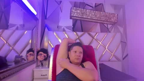 Snapshot of miacapucci1 chatting on February 24, 1:57 am online show from February 24, 1:57 am