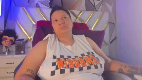 Snapshot of miacapucci1 chatting on February 26, 3:08 pm online show from February 26, 3:08 pm