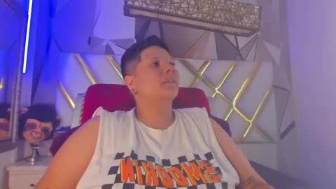 Snapshot of miacapucci1 chatting on February 26, 6:11 pm online show from February 26, 6:11 pm