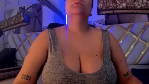 Snapshot of miacapucci1 chatting on October 3, 2:52 am online show from October 3, 2:52 am