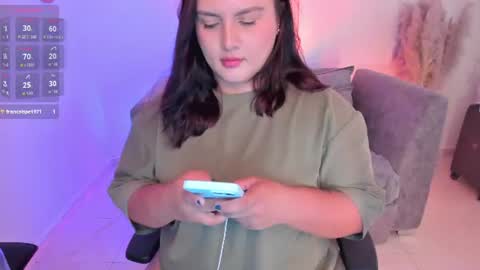 Mia online show from July 8, 3:27 pm