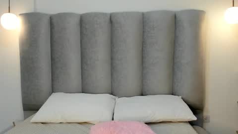 miacleark online show from December 14, 9:19 pm