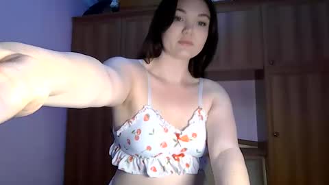 Snapshot of miacreami chatting on May 12, 8:55 am Mia online show from May 12, 8:55 am