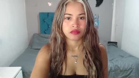 miacumgirl online show from March 25, 12:33 pm