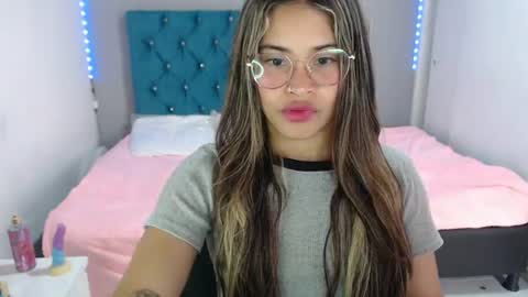 Snapshot of miacumgirl chatting on July 1, 2:40 pm miacumgirl online show from July 1, 2:40 pm