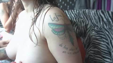 Snapshot of miadimota chatting on January 18, 4:22 pm Mia online show from January 18, 4:22 pm