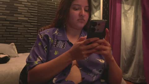 Snapshot of miadimota chatting on June 6, 12:49 am Mia online show from June 6, 12:49 am
