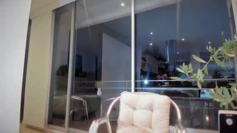 Mia online show from November 6, 11:04 pm