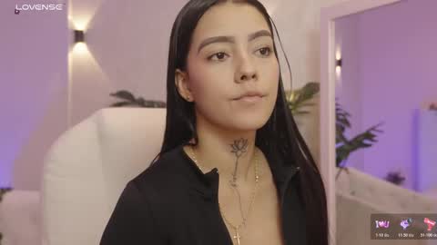 Mia Gomez online show from February 11, 2:00 pm