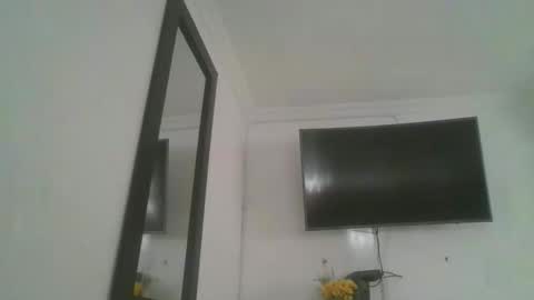 miagomezx online show from March 15, 1:50 pm