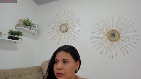 Snapshot of miah_bigboobs chatting on January 16, 6:27 pm Miah Collins online show from January 16, 6:27 pm