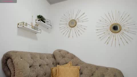 Snapshot of miah_bigboobs chatting on February 7, 6:22 pm Miah Collins online show from February 7, 6:22 pm