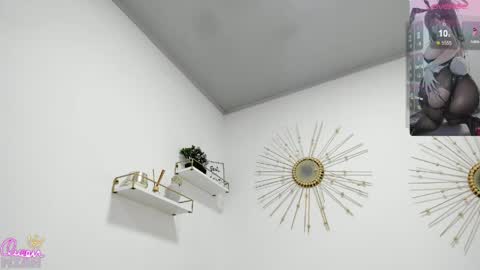 Snapshot of miah_bigboobs chatting on May 2, 4:56 pm Miah Collins online show from May 2, 4:56 pm