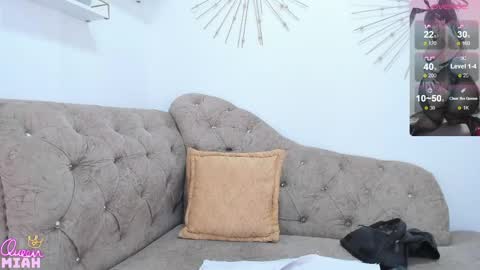 Snapshot of miah_bigboobs chatting on May 12, 5:10 pm Miah Collins online show from May 12, 5:10 pm