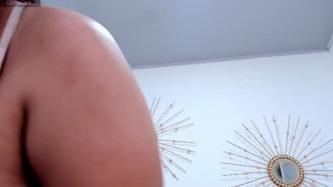 Snapshot of miah_bigboobs chatting on June 15, 6:32 pm Miah Collins online show from June 15, 6:32 pm