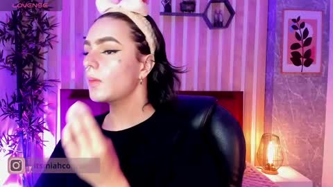 Mia Connor online show from November 23, 7:46 pm