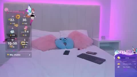 Snapshot of miah_skinny chatting on May 19, 5:30 pm Mia online show from May 19, 5:30 pm