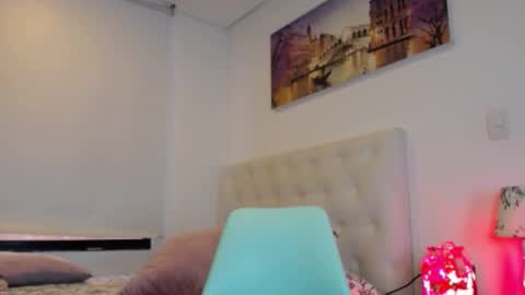 MiaHayek online show from January 13, 10:45 pm