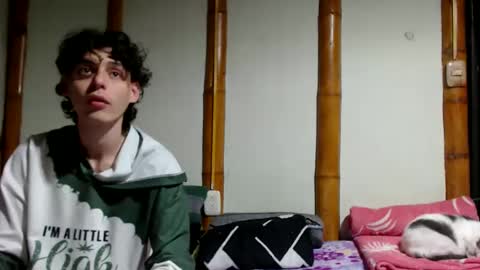 Mia  Sam online show from April 5, 8:50 pm