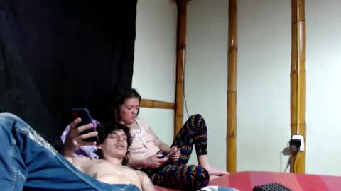 Snapshot of miahells chatting on May 22, 6:24 pm Mia Sam online show from May 22, 6:24 pm