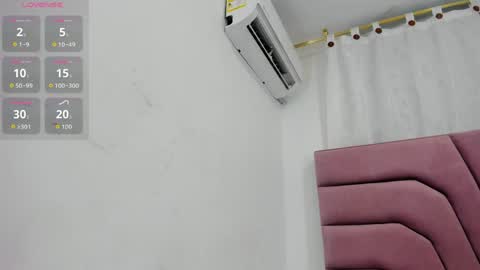 Snapshot of miajhonsonx chatting on May 2, 6:35 pm miajhonsonx online show from May 2, 6:35 pm