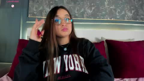 Mia  online show from June 2, 3:41 am