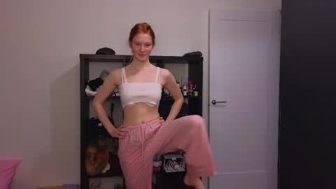 Snapshot of miakeler chatting on February 18, 6:04 pm milanaaaa online show from February 18, 6:04 pm