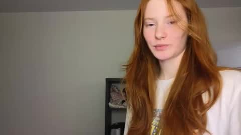 Snapshot of miakeler chatting on February 19, 9:36 pm milanaaaa online show from February 19, 9:36 pm