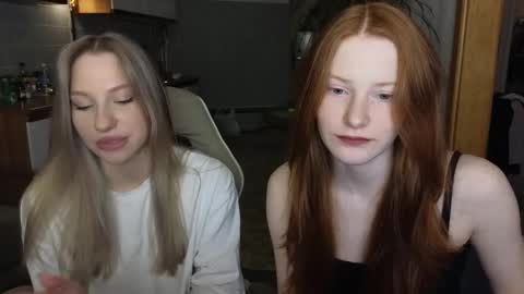 Snapshot of miakeler chatting on March 5, 5:39 pm milanaaaa online show from March 5, 5:39 pm
