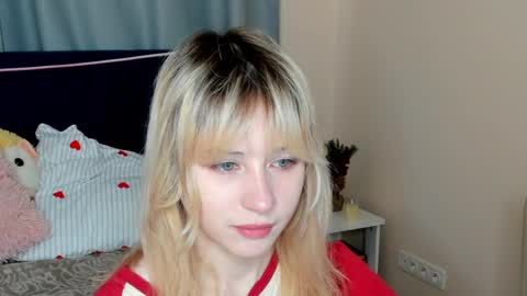 Snapshot of miakimiko chatting on May 15, 1:56 am miakimiko online show from May 15, 1:56 am