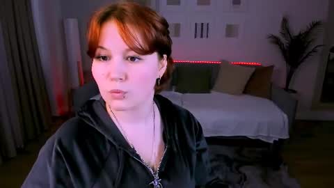 Snapshot of mialacrice chatting on June 29, 11:32 am mialacrice online show from June 29, 11:32 am