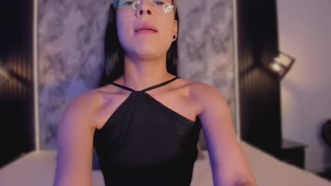 Mia Larouse online show from March 2, 8:26 pm