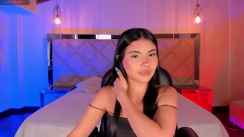 Snapshot of mialaurence_ chatting on July 6, 7:38 pm Call me Mia online show from July 6, 7:38 pm