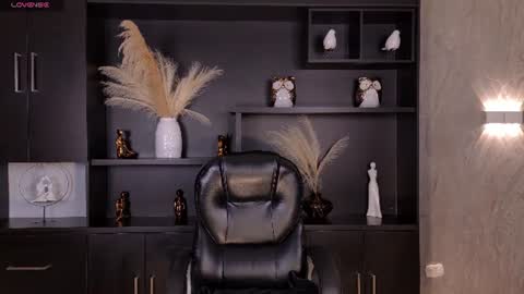 Snapshot of mialaurence_ chatting on July 16, 6:58 pm Call me Mia online show from July 16, 6:58 pm