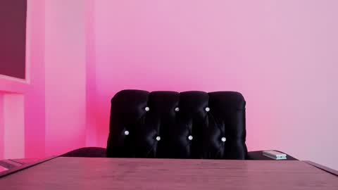 Mia Lenox online show from January 18, 1:52 am