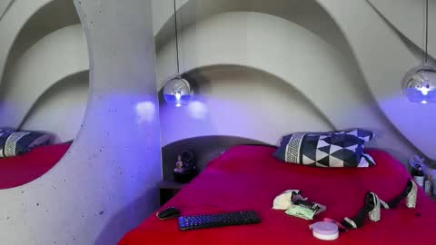 Mia 3 online show from February 6, 11:35 am