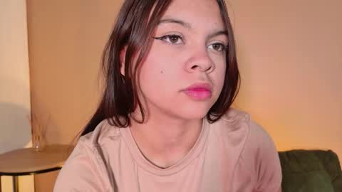 Mia online show from March 15, 2:23 pm