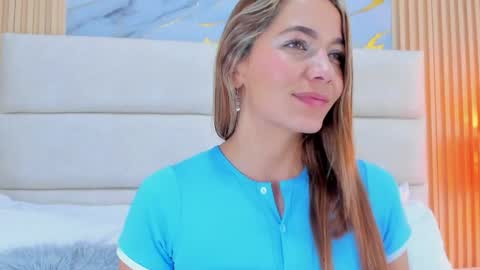Snapshot of miamalkovaa_ chatting on May 21, 3:08 pm Mia Malkova online show from May 21, 3:08 pm