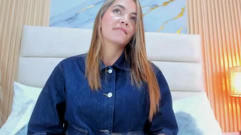 Snapshot of miamalkovaa_ chatting on June 1, 4:09 pm Mia Malkova online show from June 1, 4:09 pm