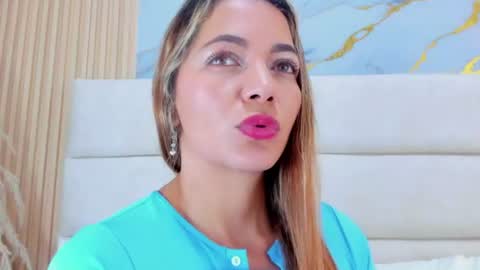 Snapshot of miamalkovaa_ chatting on June 10, 2:05 pm Mia Malkova online show from June 10, 2:05 pm