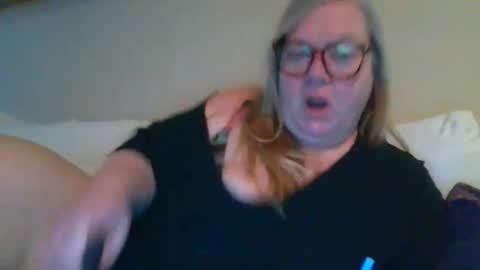 Snapshot of miamarie555 chatting on February 6, 11:41 pm Miamarie555 online show from February 6, 11:41 pm