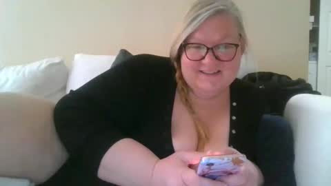 Snapshot of miamarie555 chatting on April 10, 6:45 pm Miamarie555 online show from April 10, 6:45 pm
