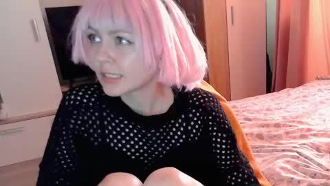 Mia online show from April 17, 3:59 pm