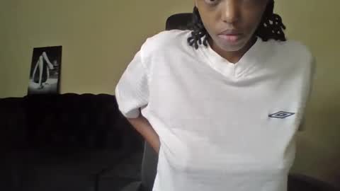 Snapshot of miami_muffin chatting on April 19, 1:32 pm Muffin online show from April 19, 1:32 pm