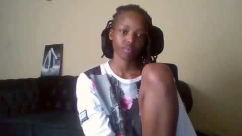 Snapshot of miami_muffin chatting on April 21, 12:00 pm Muffin online show from April 21, 12:00 pm