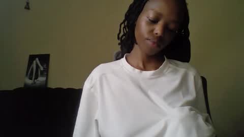 Snapshot of miami_muffin chatting on April 27, 11:30 am Muffin online show from April 27, 11:30 am