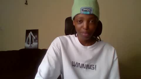 Snapshot of miami_muffin chatting on May 2, 12:43 pm Muffin online show from May 2, 12:43 pm